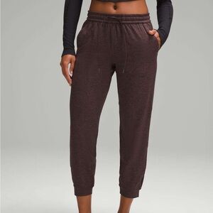 Lululemon Soft Jersey Classic Fit Mid-Rise Jogger in Heathered Dark Espresso